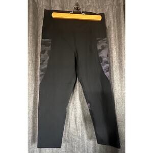 Zyia Active Black Camo Side Pocket Capri